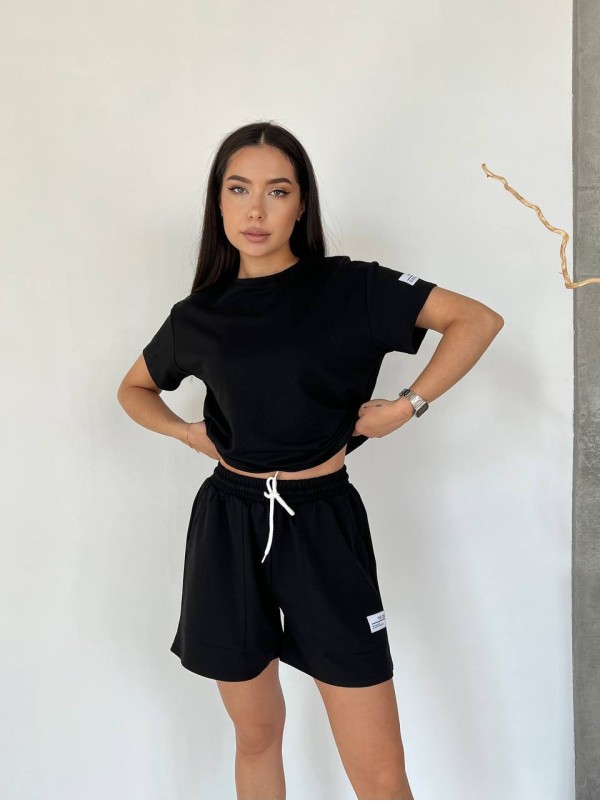 Жіночий літній костюм із шортами чорного кольору 33098