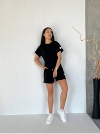 Жіночий літній костюм із шортами чорного кольору 33098