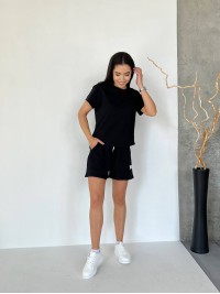 Жіночий літній костюм із шортами чорного кольору 33098