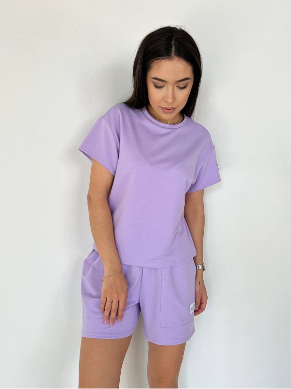 Жіночий літній костюм із шортами лавандового кольору 33099