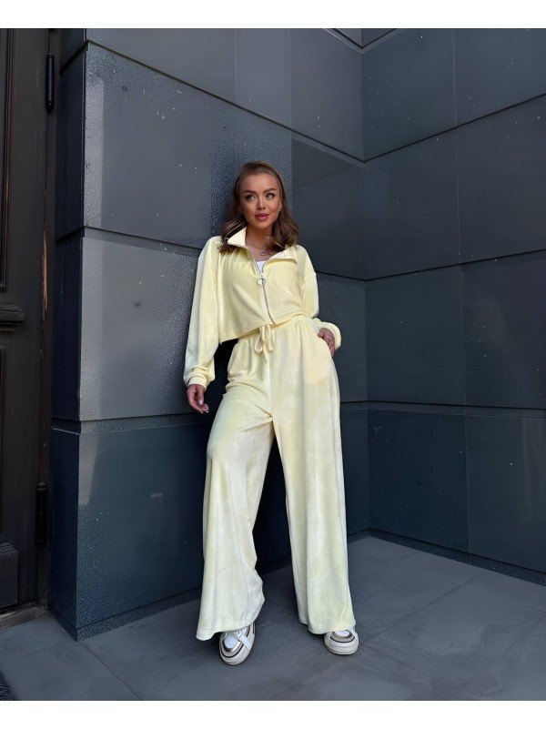 Жіночий легкий костюм на блискавці жовтого кольору 33115