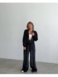 Жіночий легкий костюм на блискавці чорного кольору 33117