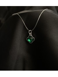 Підвіска зелена Конюшина на силіконовому шнурку 33123