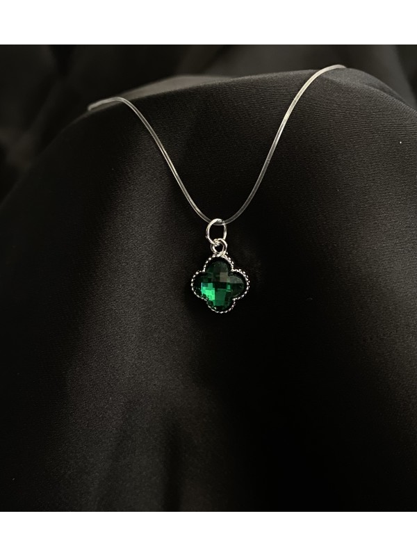 Підвіска зелена Конюшина на силіконовому шнурку 33123