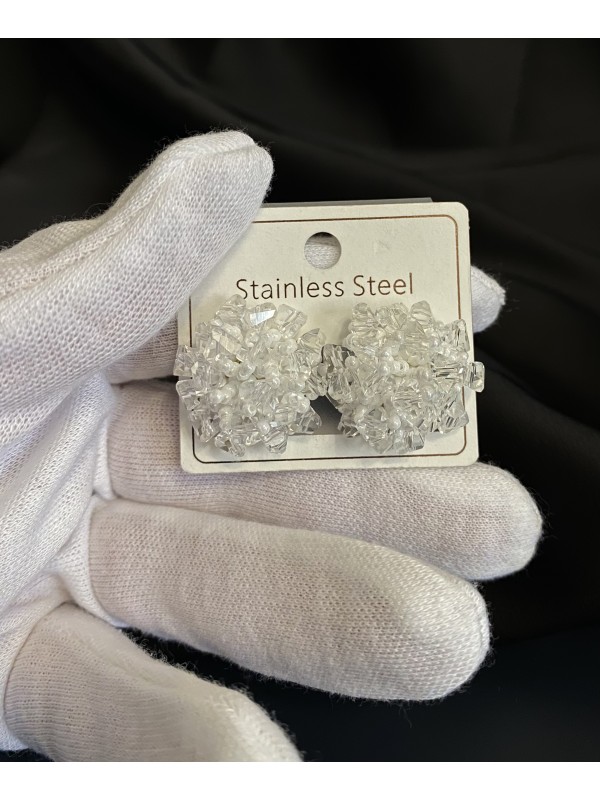 Сережки з бісером білого кольору 33125