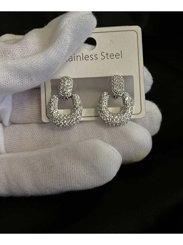 Сережки з камінчиками срібного кольору 33127