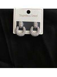 Сережки з камінчиками срібного кольору 33127