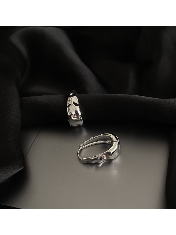 Сережки круглий замок срібного кольору 33133