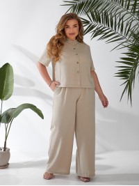 Жіночий легкий класичний костюм бежевого кольору 33134