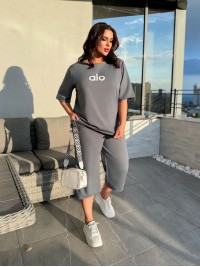 Легкий повсякденний костюм сiрого кольору 33179