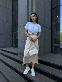 Жіноча шовкова спідниця міді бежевого кольору 33188