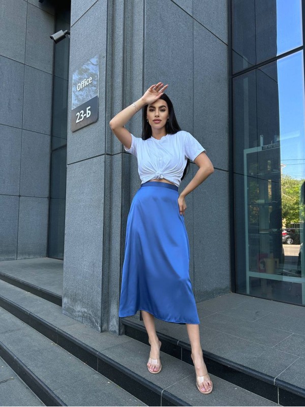 Жіноча шовкова спідниця міді синього кольору 33190