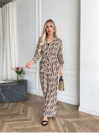 Жіночий легкий прогулянковий костюм бежевого кольору 33205