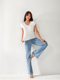 Жіноча футболка з блискітками та кишенею білого кольору 33239