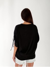 Жіноча футболка з паєтками чорного кольору 33259