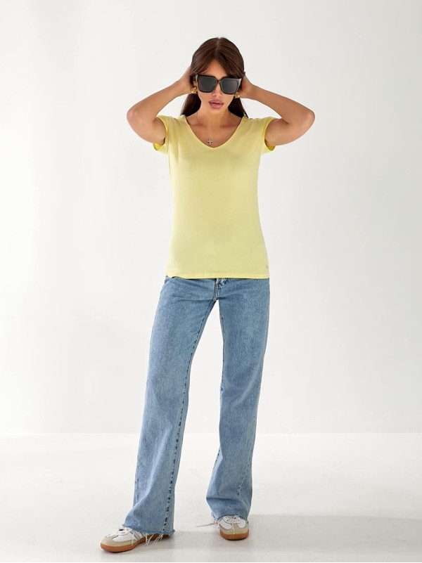 Базова жіноча футболка жовтого кольору 33290