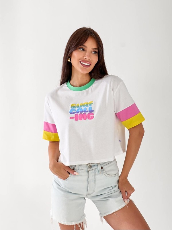 Жіноча яскрава футболка з написом бiлого кольору 33300
