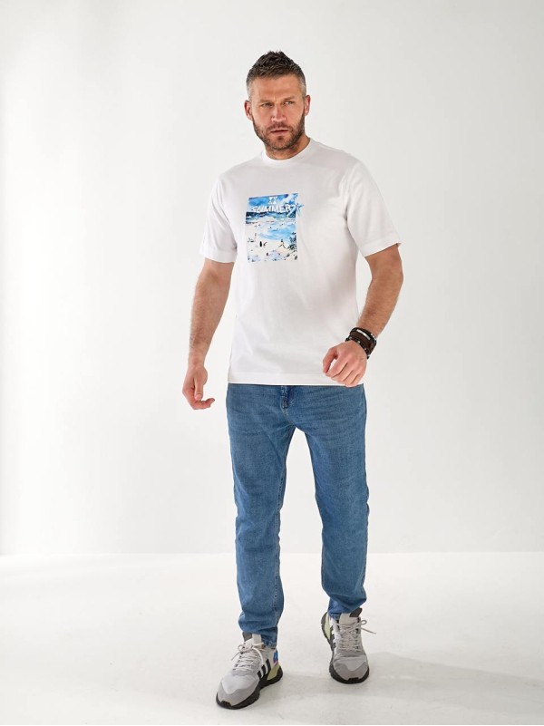 Чоловіча футболка з картинкою бiлого кольору 33309