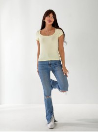 Жіноча базова футболка жовтого кольору 33321