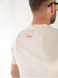 Чоловіча футболка з візерунком бежевого кольору 33361