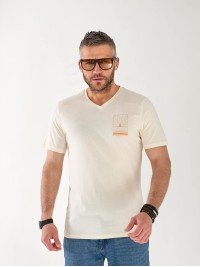 Чоловіча футболка з візерунком бежевого кольору 33361
