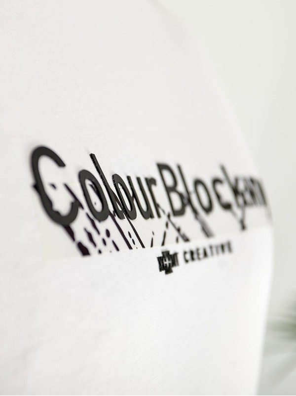 Чоловіча футболка з написом білого кольору 33367