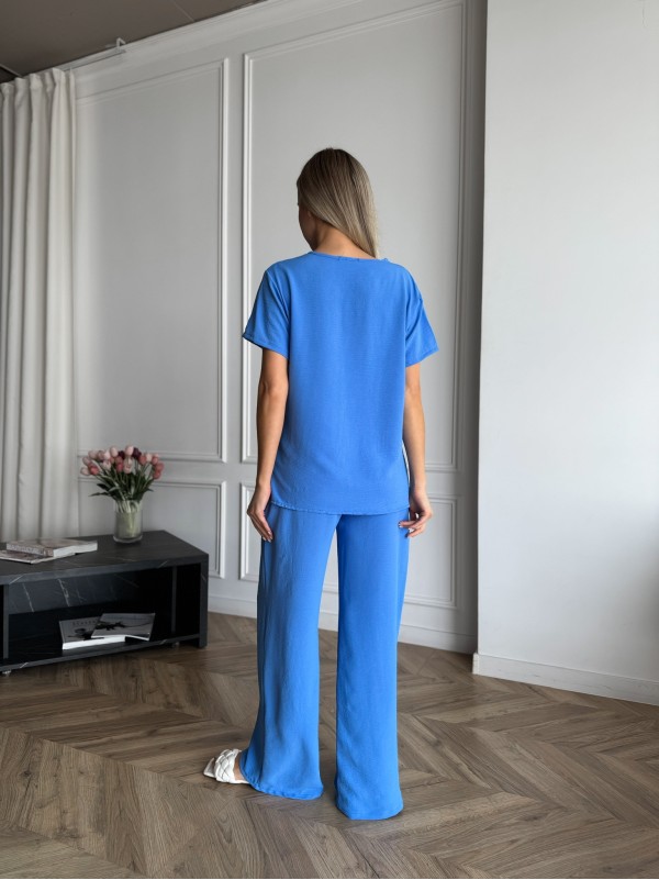 Жіночий легкий прогулянковий костюм свiтло-синього кольору 33393