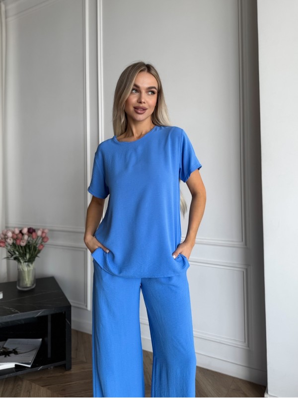 Жіночий легкий прогулянковий костюм свiтло-синього кольору 33393