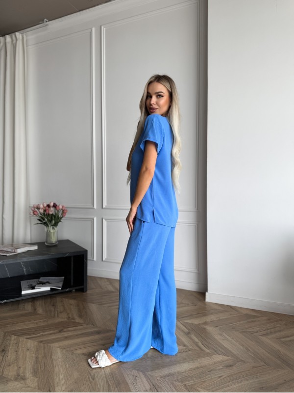 Жіночий легкий прогулянковий костюм свiтло-синього кольору 33393