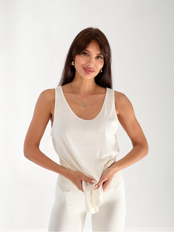 Майка базова жіноча в рубчик білого кольору 33452