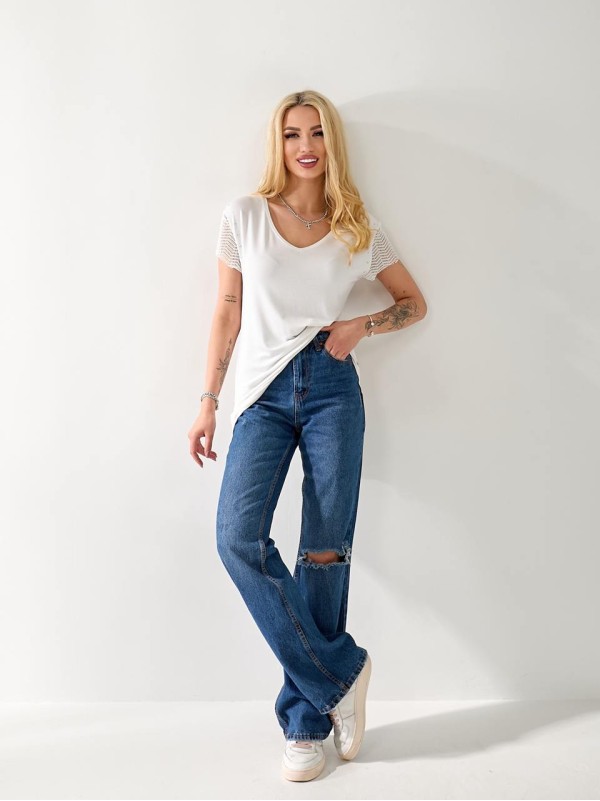 Жіноча футболка з сіткою на плечах білого кольору 33466