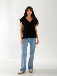 Жіноча футболка з вирізом чорного кольору 33469