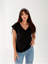 Жіноча футболка з вирізом чорного кольору 33469