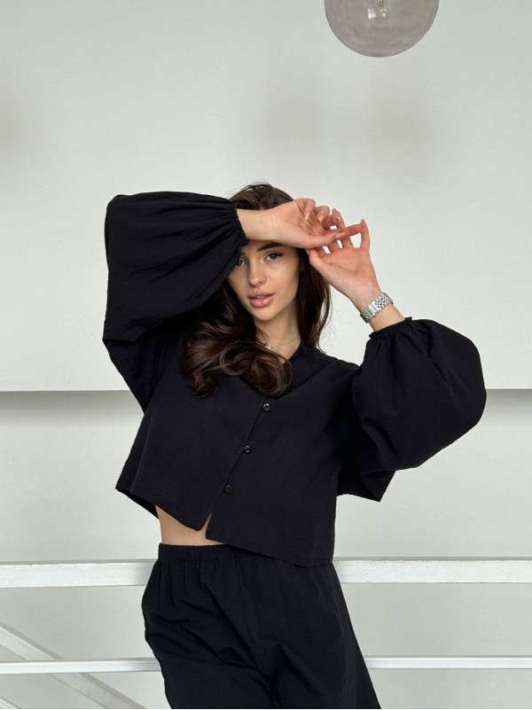 Жіночий льняний костюм з шортами чорного кольору 33472