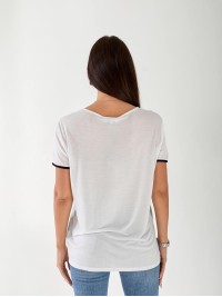 Жіноча футболка з малюнком бiлого кольору 33503