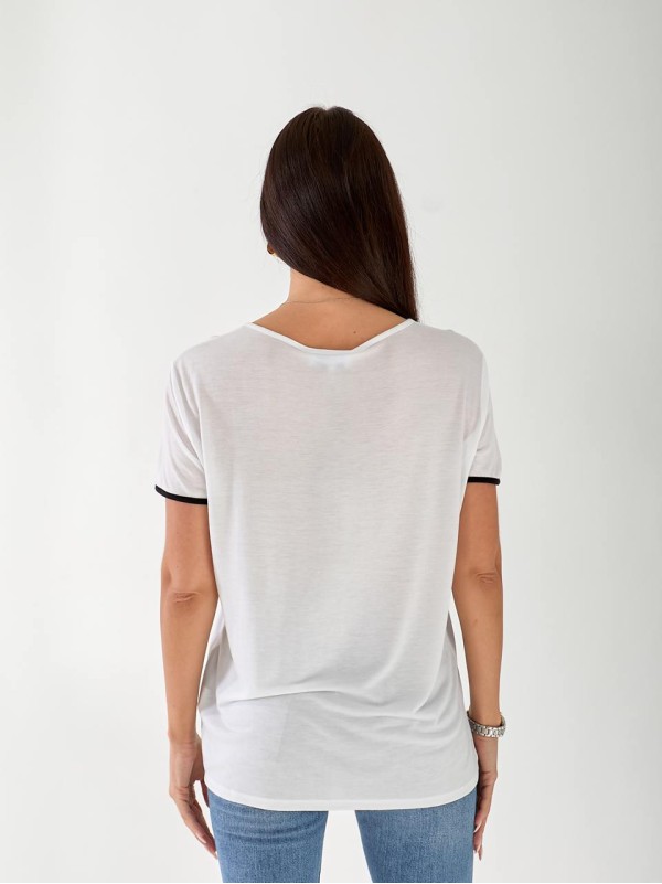 Жіноча футболка з малюнком бiлого кольору 33503