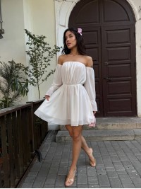 Літня сукня з відкритими плечима молочного кольору 33517