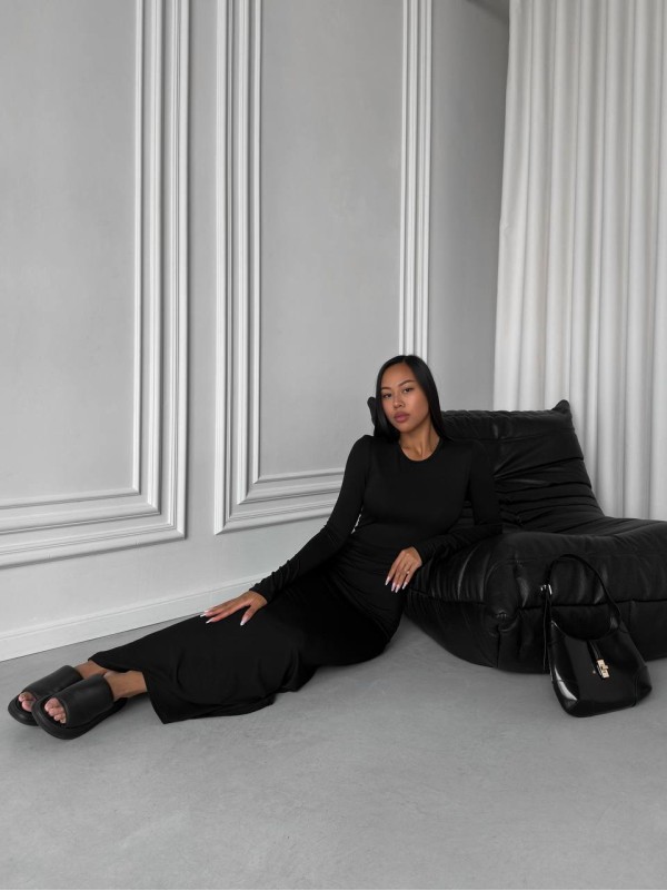 Довга сукня-футляр чорного кольору 29559