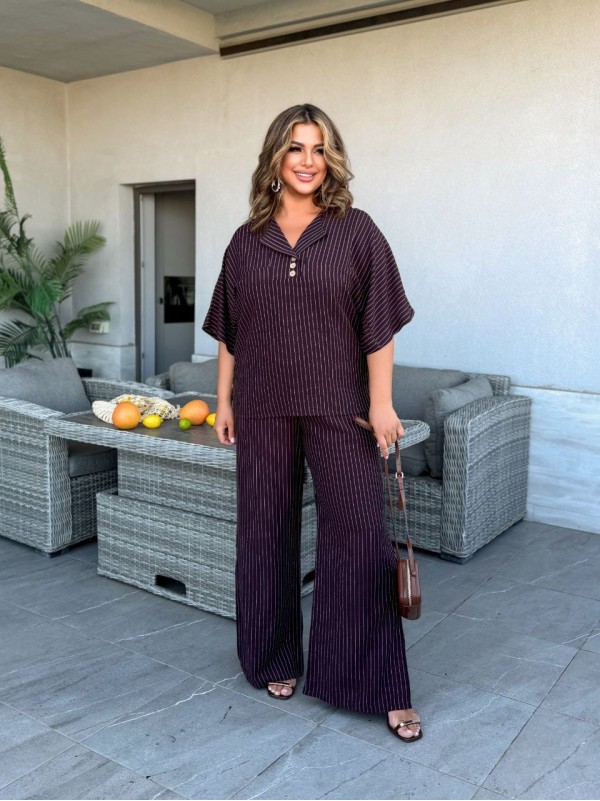 Жіночий прогулянковий костюм коричневого кольору 33572