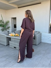 Жіночий прогулянковий костюм коричневого кольору 33572