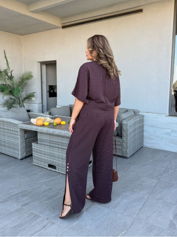 Жіночий прогулянковий костюм коричневого кольору 33572