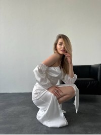 Легка шовкова сукня міді молочного кольору 33585