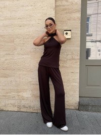 Жiночiй прогулянковий костюм коричневого кольору 33607