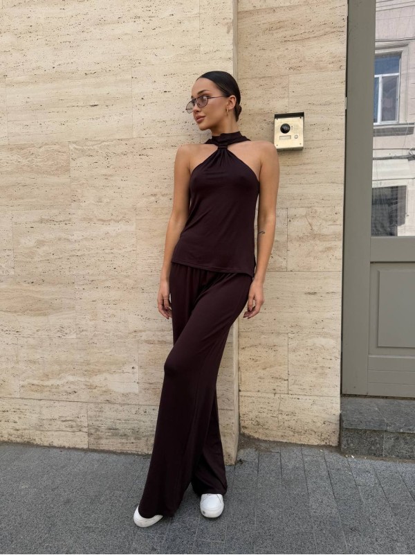 Жiночiй прогулянковий костюм коричневого кольору 33607