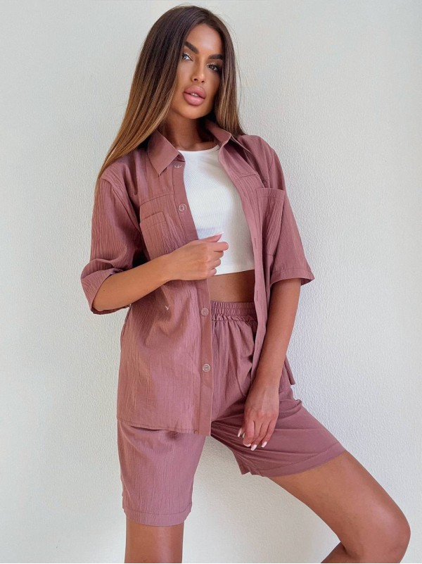 Жiночiй прогулянковий костюм з сорочкою пудрового кольору 33614