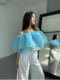 Повітряний жіночий топ із воланами блакитного кольору 33617