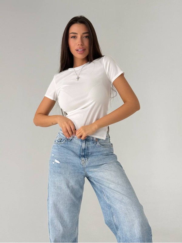 Жiноча базова футболка бiлого кольору 33629