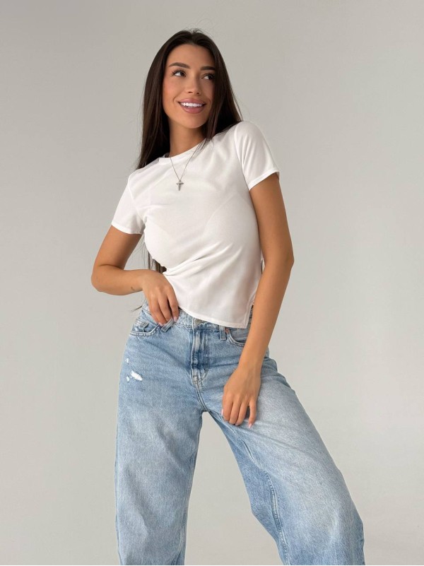 Жiноча базова футболка бiлого кольору 33629