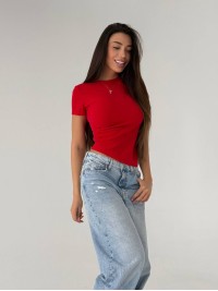 Жiноча базова футболка червоного кольору 33630