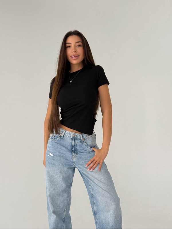 Жiноча базова футболка чорного кольору 33632